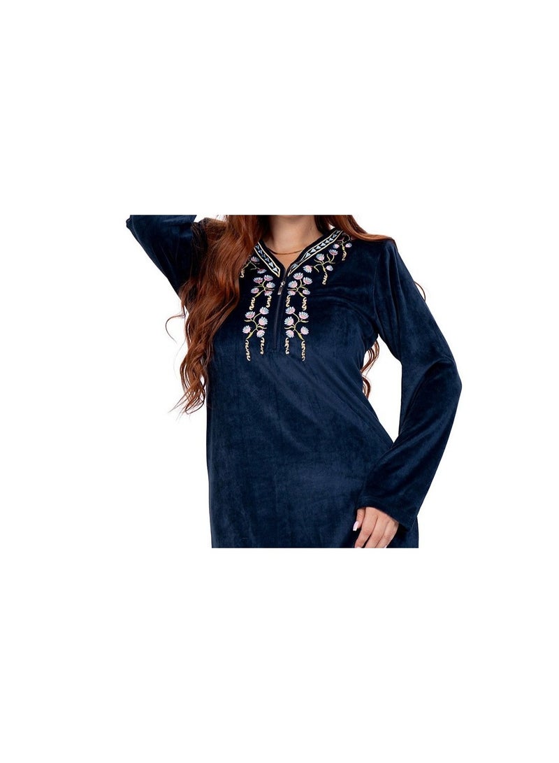 دعدوش  عباية نسائية طويلة قطيفة مطرز، ثوب نوم شتوي  مبهر ، قميص نوم ناعم بقصة مستقيمة  من دعدوش - Image 2