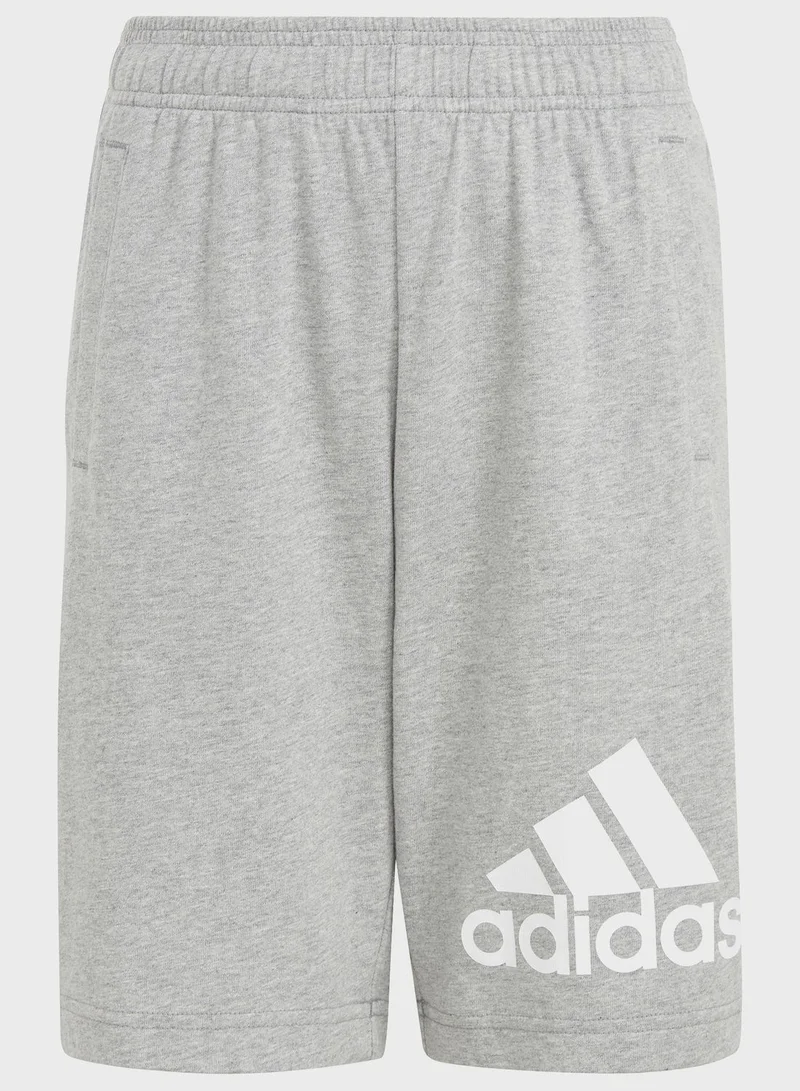 adidas شورت أساسي من القطن بشعار الماركة