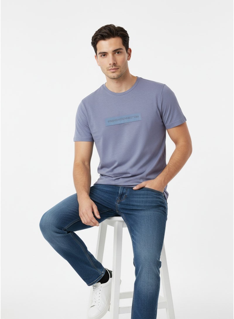 فرنش كونكشن تي شيرت برقبة دائرية بطبعة شعار مطاطي من تانجل - Image 4