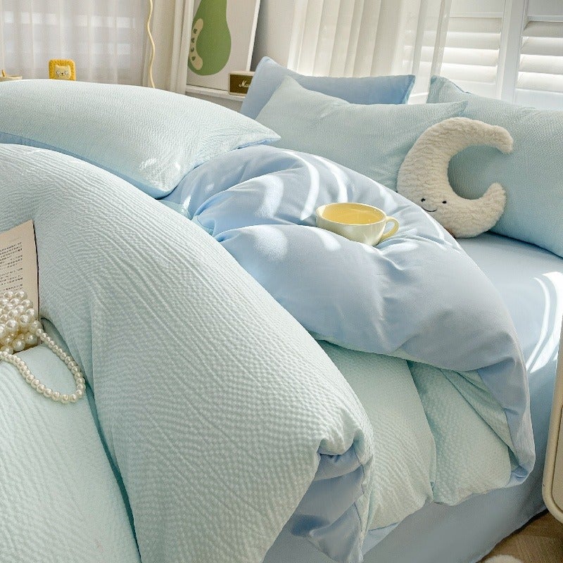 4pcs Ultra Soft Seersucker Bedding (1 Duvet Cover + 1 Bed Sheet + 2 Pillowcases) - Suitable for Bedroom, Dormitory, Guest Room, All Seasons, Easy Care - Image 3