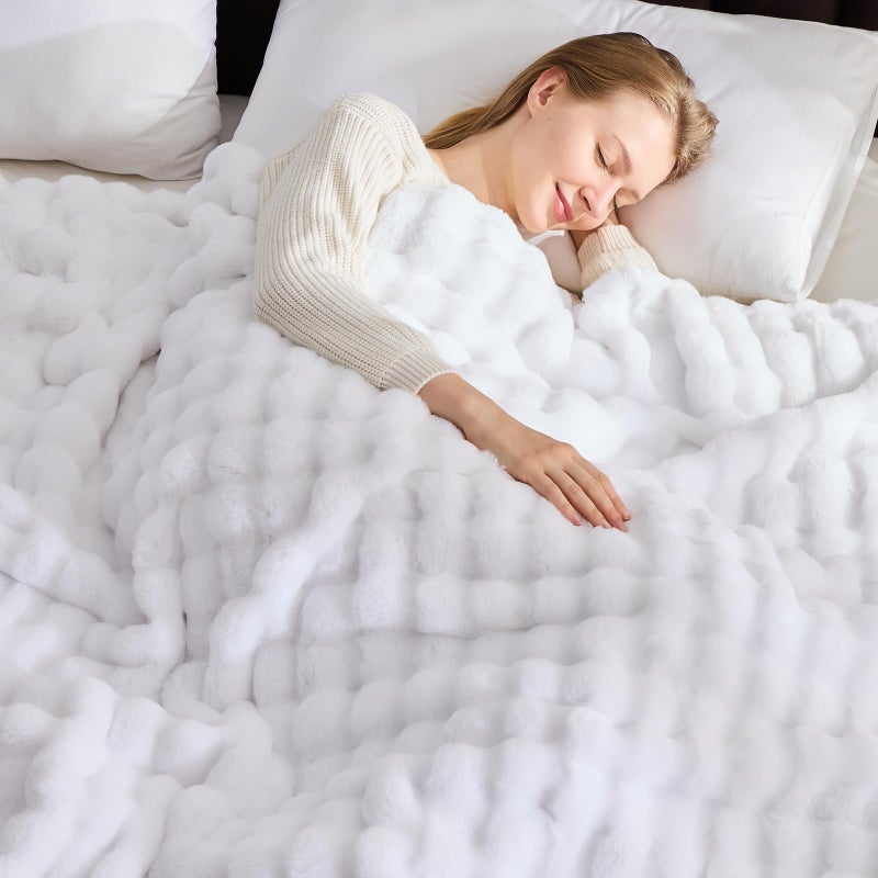 NEWCOSPLAY Faux Fur Twin Blanket White Bubble Blanket Thick Warm Soft for Couch Sofa Bed 550GSM (White  Twin(60""x80"")) - Image 4