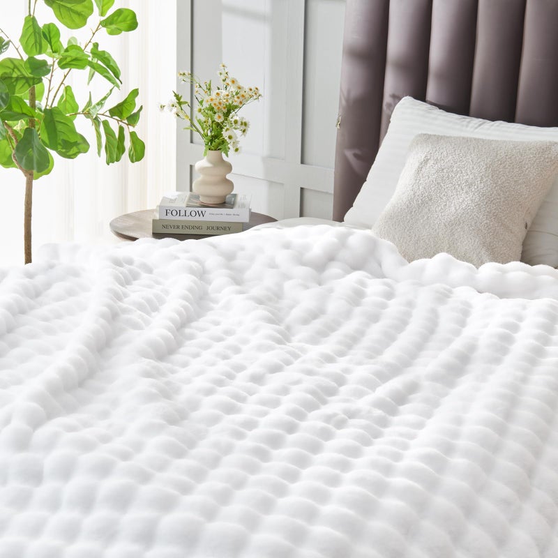 NEWCOSPLAY Faux Fur Twin Blanket White Bubble Blanket Thick Warm Soft for Couch Sofa Bed 550GSM (White  Twin(60""x80"")) - Image 3