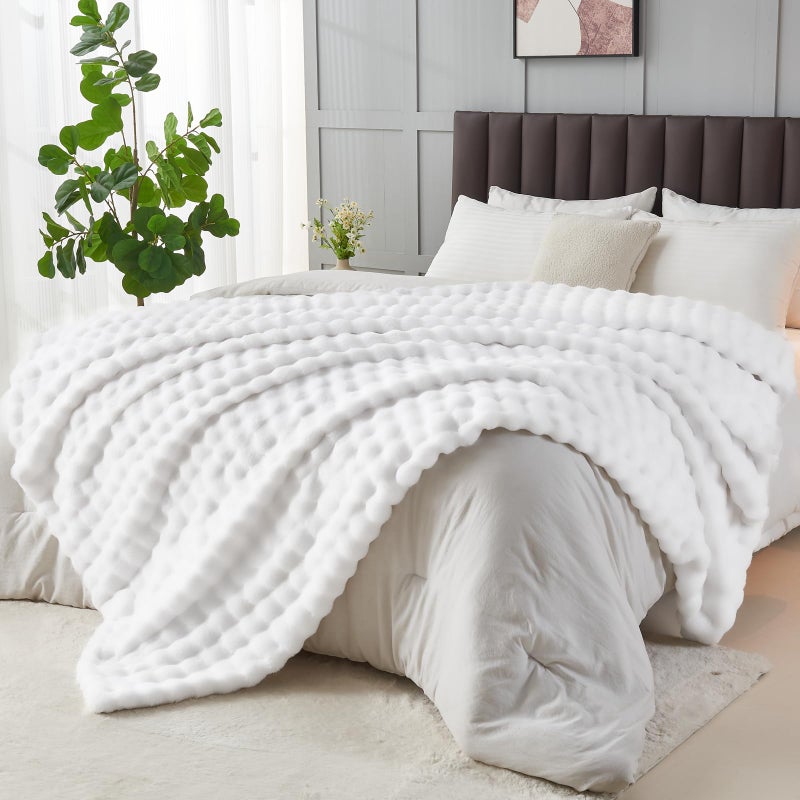 NEWCOSPLAY Faux Fur Twin Blanket White Bubble Blanket Thick Warm Soft for Couch Sofa Bed 550GSM (White  Twin(60""x80"")) - Image 1