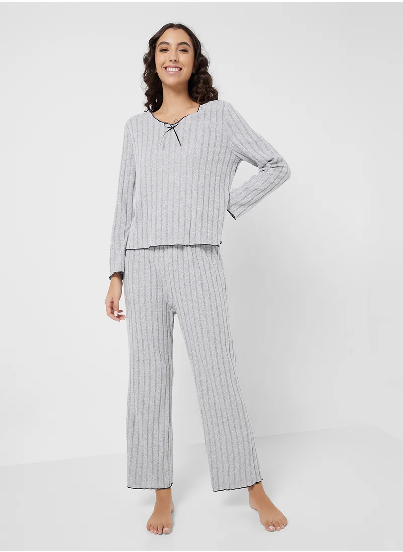 جينجر Ribbed T-shirt with Bow Detail & Pyjama Set