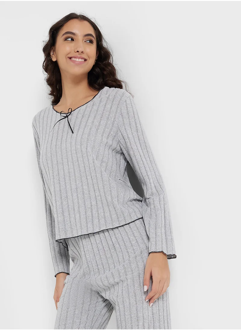 جينجر Ribbed T-shirt with Bow Detail & Pyjama Set