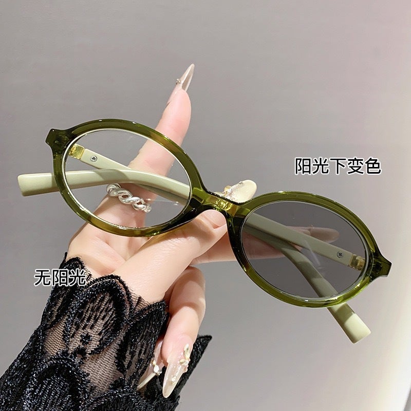 Little Red Riding Book Same-style Nerd Small Frame Light-sensitive Color-changing Anti-blue Light-ray Glasses Internet Celebrity Pity Oval Frame Glasses Frame - Image 4