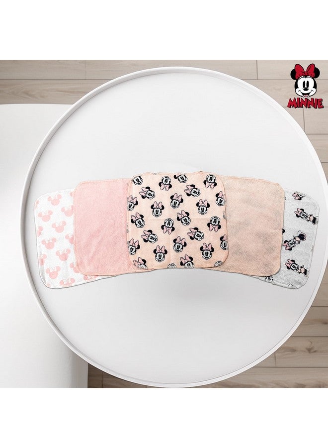 Cudlie مجموعة مناشف استحمام ميني ماوس | منشفة استحمام ميني ماوس بغطاء رأس للأطفال | مناشف هودي ميني و 5 قطع قماش للغسيل | مستلزمات حديثي الولادة | ناعمة وفخمة | وردي/أبيض | مرخصة رسميًا - Image 3