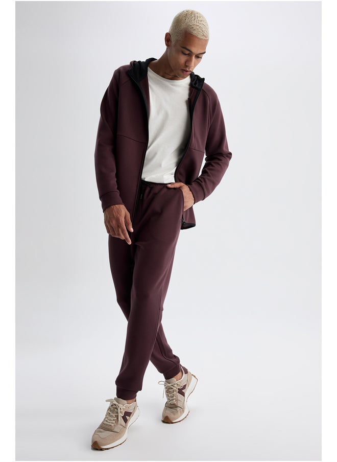 بنطال رياضي محبوك بقصّة Slim Fit للرجال