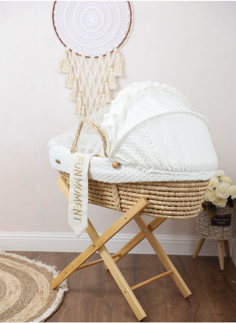 Portable Baby Moses Basket Cot With Durable Stand (off white) - pzsku/Z72EDF1D5EDC541BC4376Z/45/_/1691930458/0af05162-c7b4-4d4f-a760-b6da401ed89e