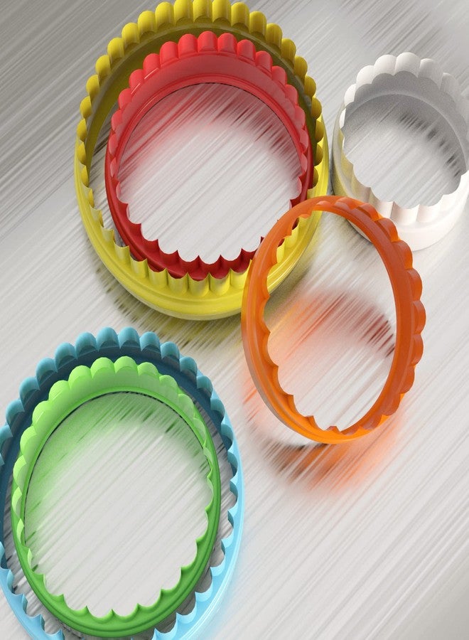 يافيجي 6 قطع من قوالب تقطيع البسكويت الدائرية ذات الحواف المتموجة، مصنوعة من البلاستيك، مناسبة لخبز البسكويت وكعك الفوندان. قوالب تقطيع البسكويت ذات الحواف المتموجة والمستقيمة، ذات وجهين. - Image 5