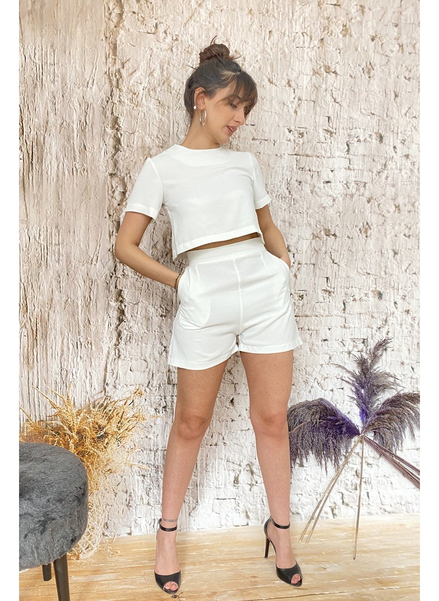 Due Stelle Women's Pocketed White Shorts  - Image 3