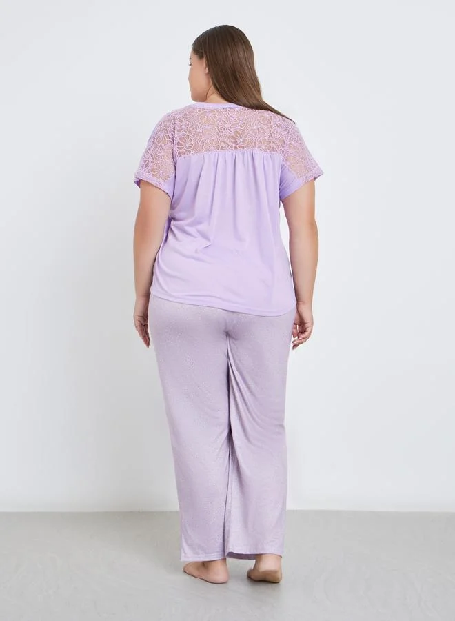 Styli Styli Plus Lace Back Detail T-Shirt and Pyjama Set