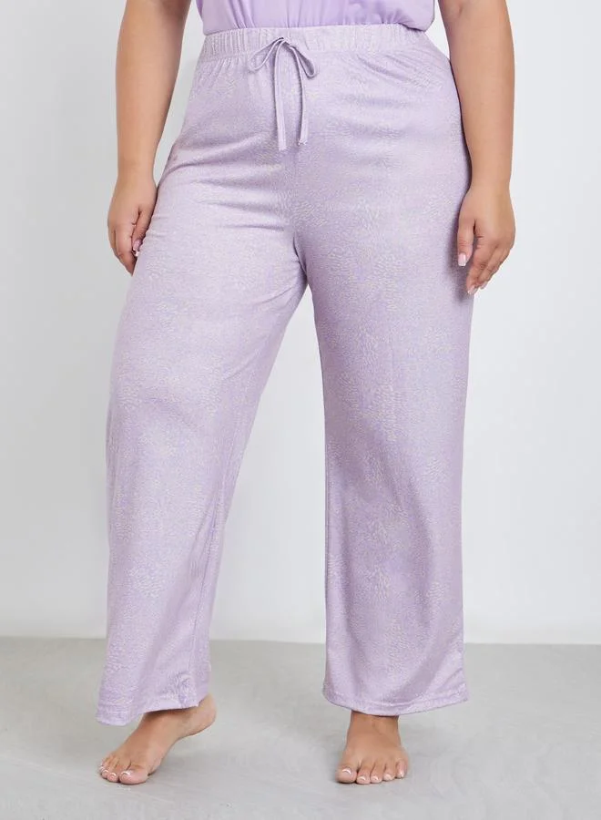 Styli Styli Plus Lace Back Detail T-Shirt and Pyjama Set