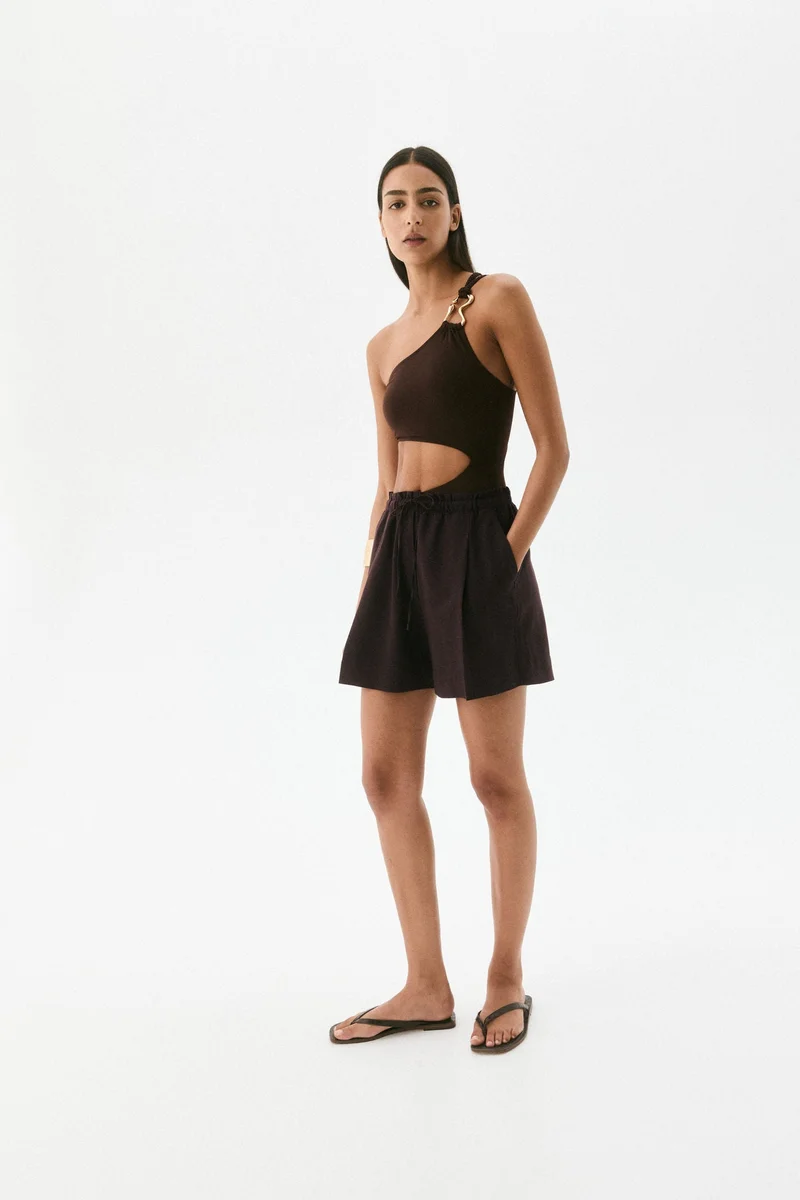 اتش اند ام شورت من مزيج الكتان برباط خصر