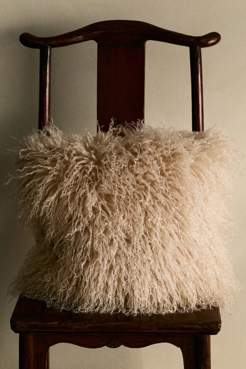 H&M Fluffy cushion cover