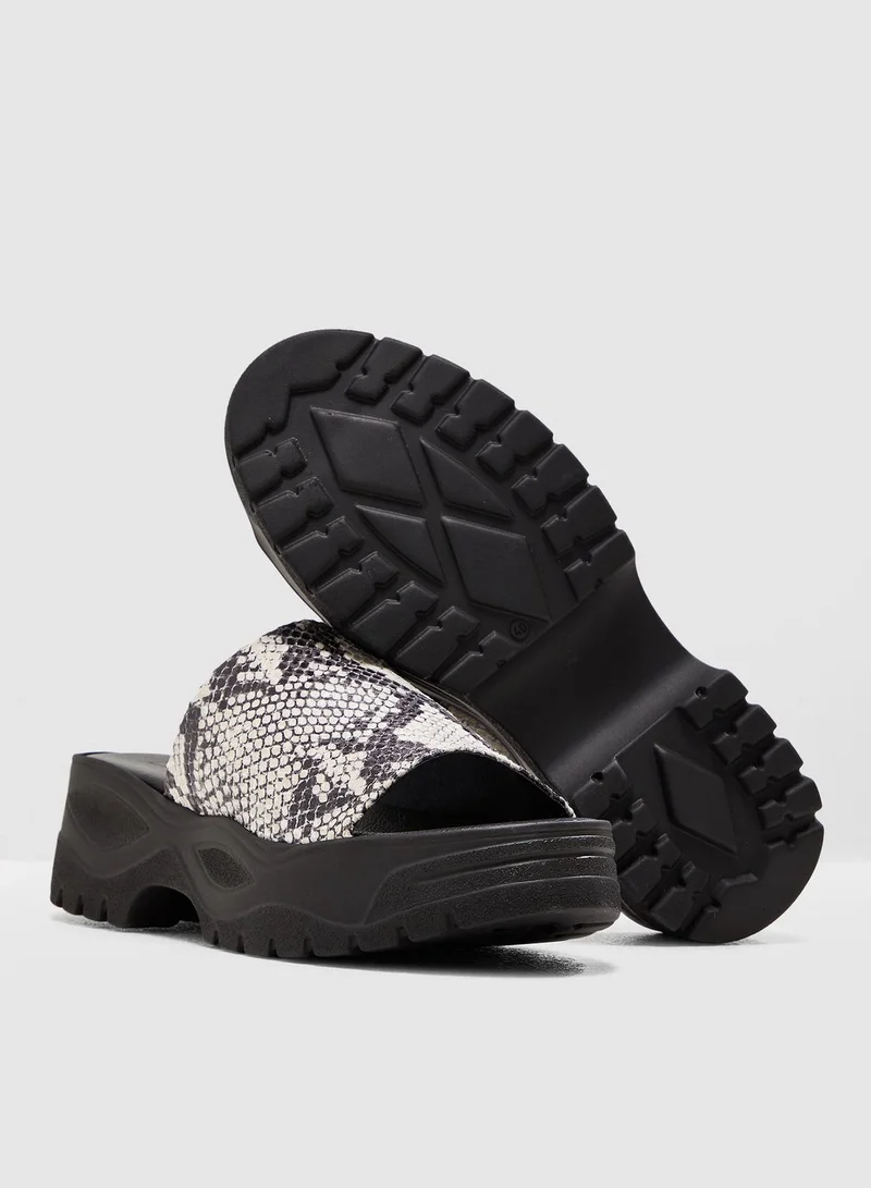 TOPSHOP Volt Chunky Sandal