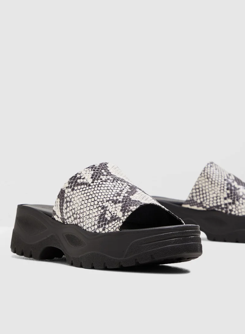 TOPSHOP Volt Chunky Sandal