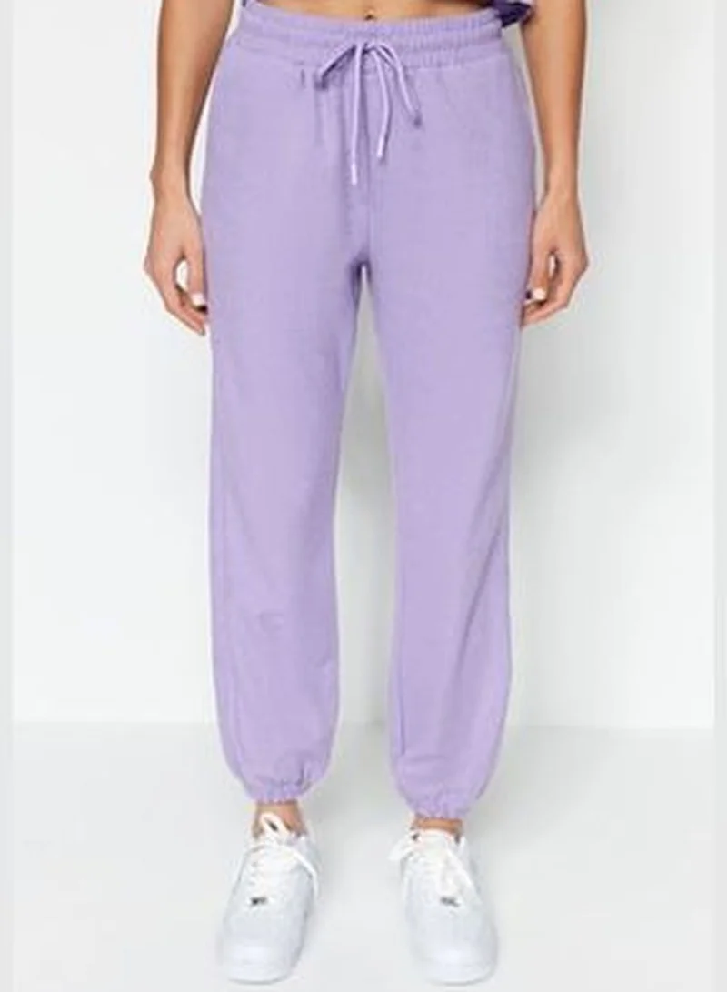 trendyol Lilac Thessaloniki. Comfortable fit. Pocket Sportswear Sweatpants TWOAW21EA0168.