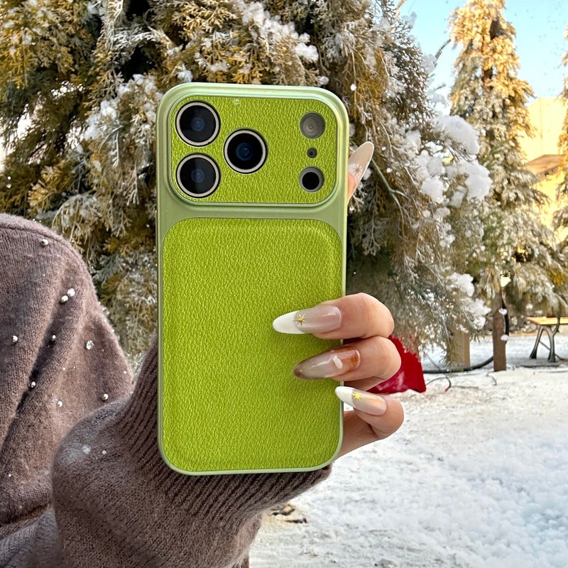 حافظة هاتف من الجلد الصناعي بنقشة الليتشي الأحمر العميق لجهاز iPhone 14 Pro Max بتصميم نافذة كبيرة، ستيل خريفي شتوي. - Image 3