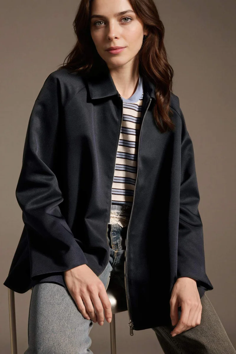 ديفاكتو Loose Fit Gabardine Trenchcoat