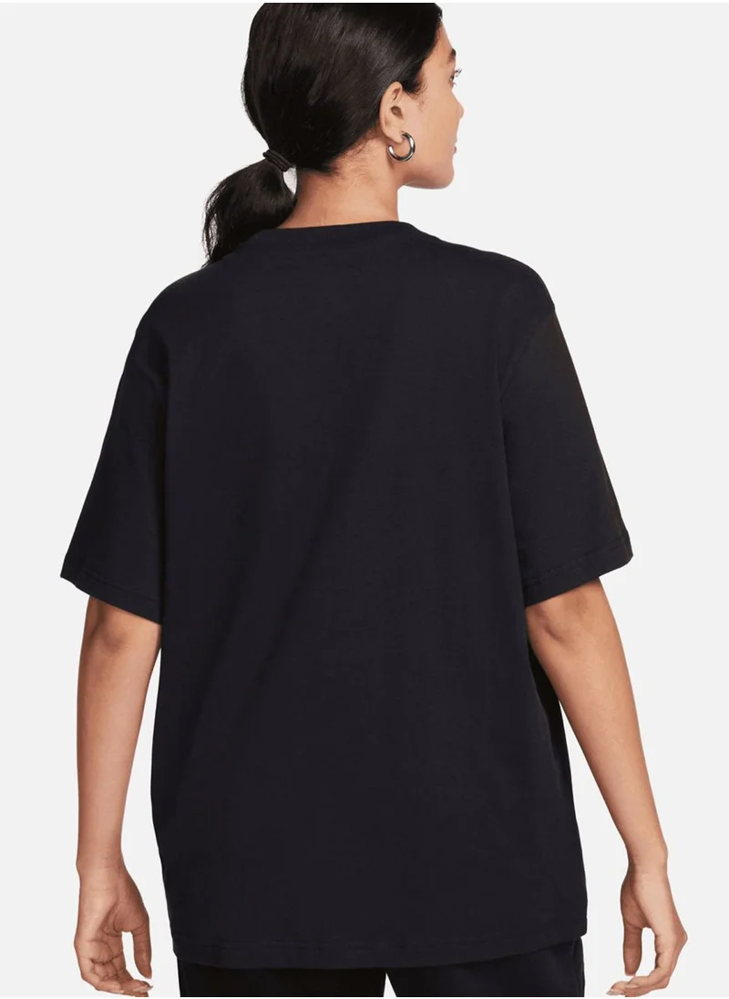 Nike Essential Phoenix T-Shirt