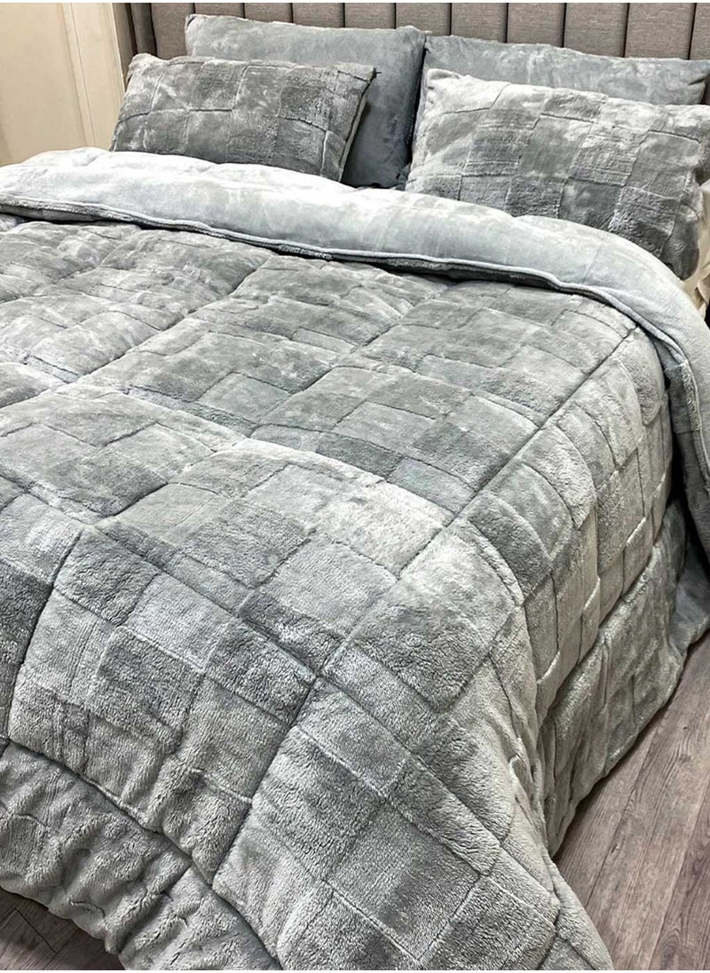 Family Bed Quilt Set Chess Spanish Fur 3 pieces size 220 × 240 cm model 2410 from Family Bed  - Image 1
