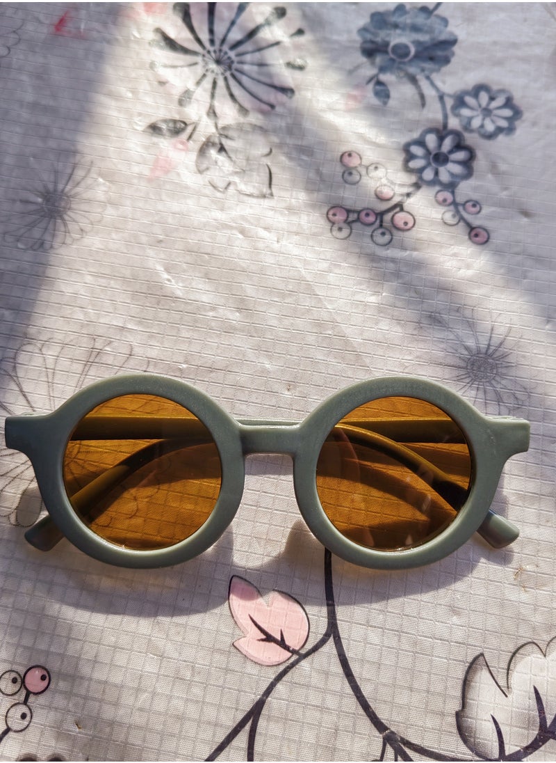 Generic - Retro Cute Round Sunglasses for Children, Girls, and Boys UV400 Protective Sunglasses - Image 1