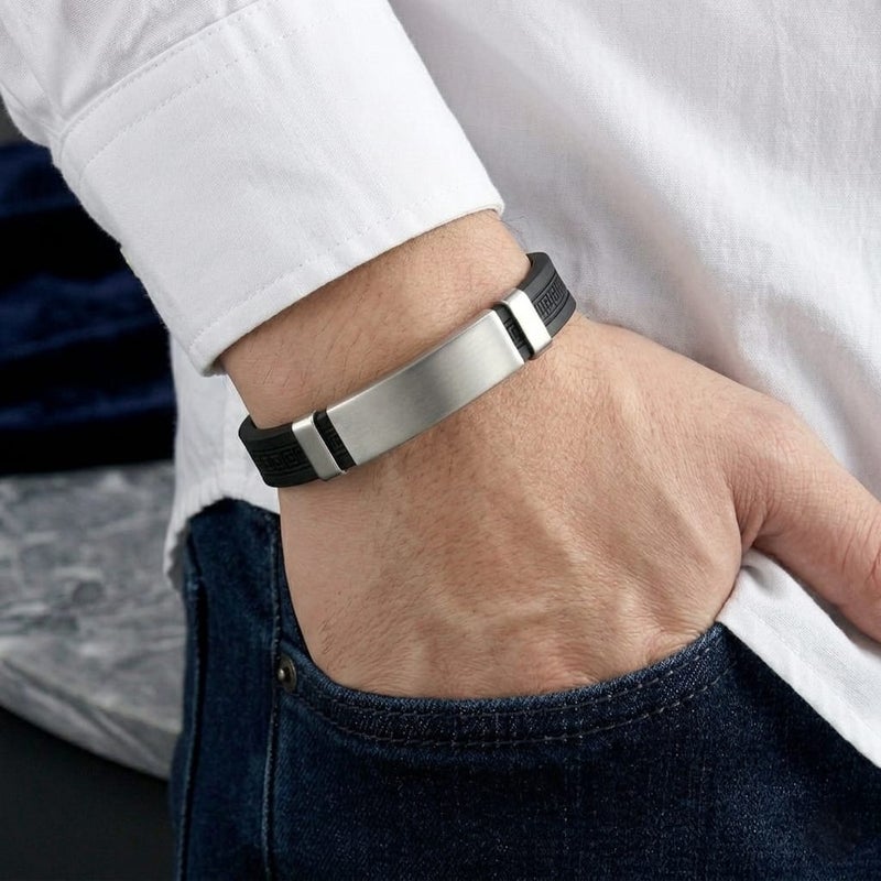 A luxurious men's bracelet, combining the durability of silicone with the purity of stainless steel. Featuring a central silver piece and a modern design with a captivating geometric pattern, it's perfect for a striking look. - Image 2
