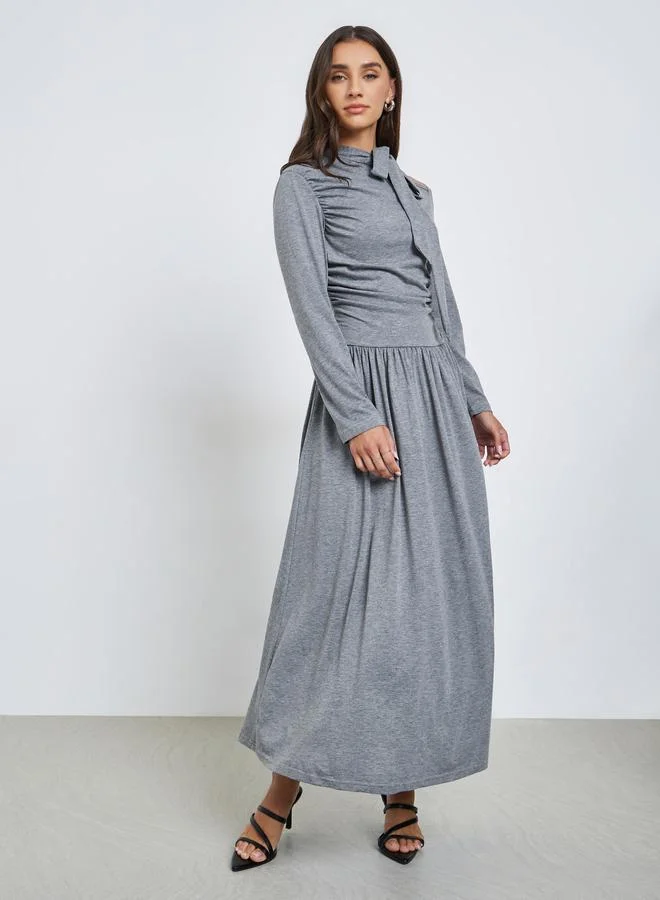 ستايلي فستان ميدي سادة بياقة مربوطة وأكمام طويلة