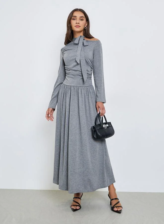 ستايلي فستان ميدي سادة بياقة مربوطة وأكمام طويلة