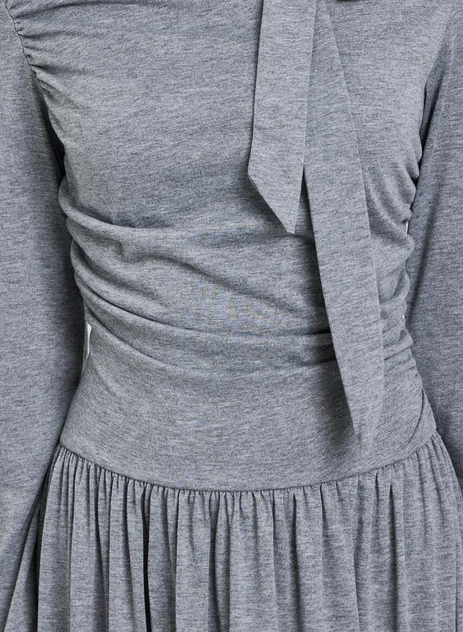 ستايلي فستان ميدي سادة بياقة مربوطة وأكمام طويلة - Image 4