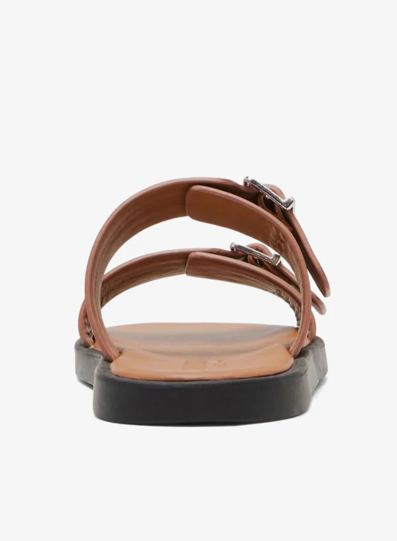 ستيف مادن صندل بحزامين