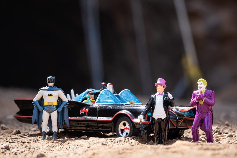 JADA toy Cars DC Comics 1:24 Classic TV Series Batman Batmobile Die-Cast Car & 2.75" Batman, Robin, Penguin, & The Joker Figures - Image 4