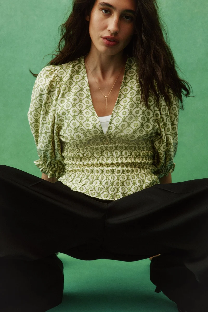 اتش اند ام بلوزة بخصر مجعد