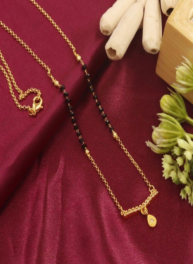 مانجالسوترا قصيرة مطلية بالذهب من AAIKU للنساء - سلسلة بطول 18 بوصة مع قلادة مصممة مرصعة بالزركون وخرز أسود - Image 4
