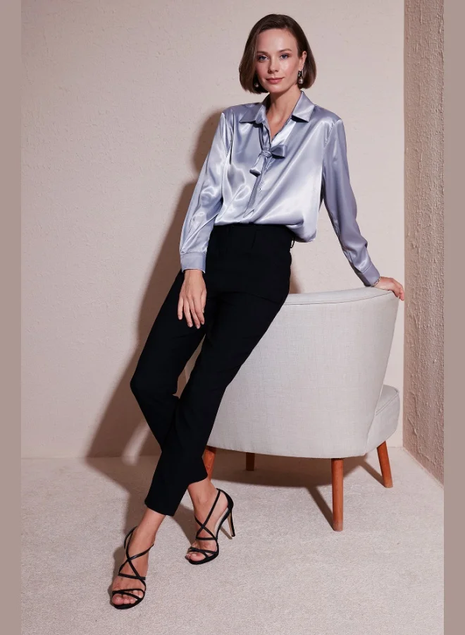 ليلا قميص ليلا نسائي بقصة عادية وتفاصيل ربطة من الساتان