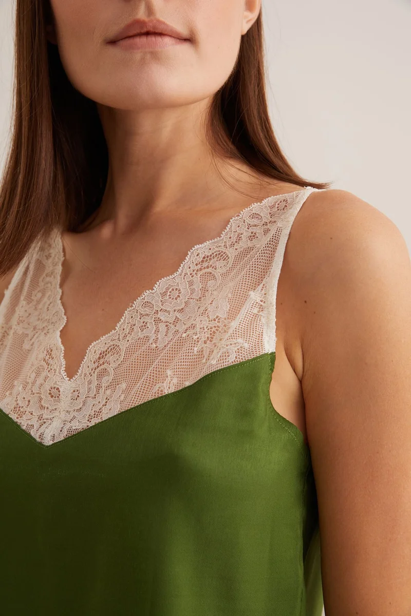Hays Women's Viscose Woven Lace Detail Crop Top