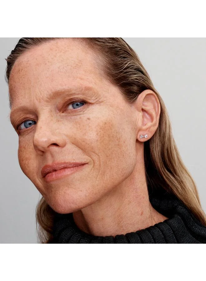 باندورا أقراط صغيرة مرصعة بفيونكة لامعة