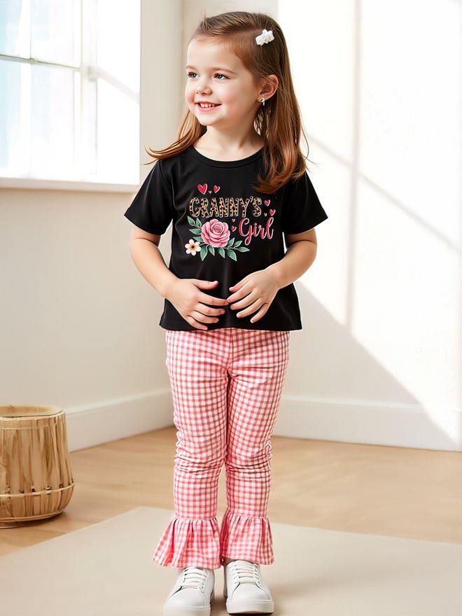 تايك تو طقم ولادي قطعتين: تي شيرت بأكمام قصيرة بطبعة جرافيك وبنطلون كاروهات - Image 4