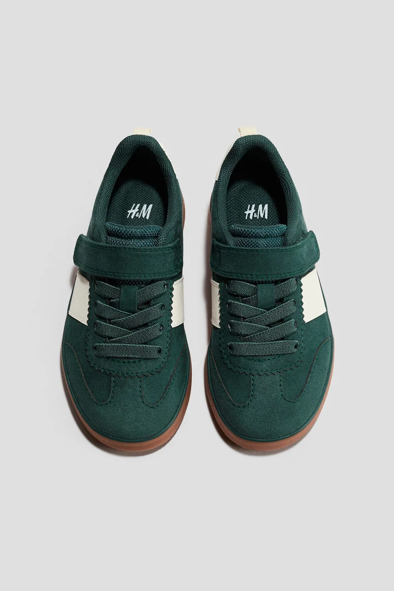 اتش اند ام حذاء رياضي