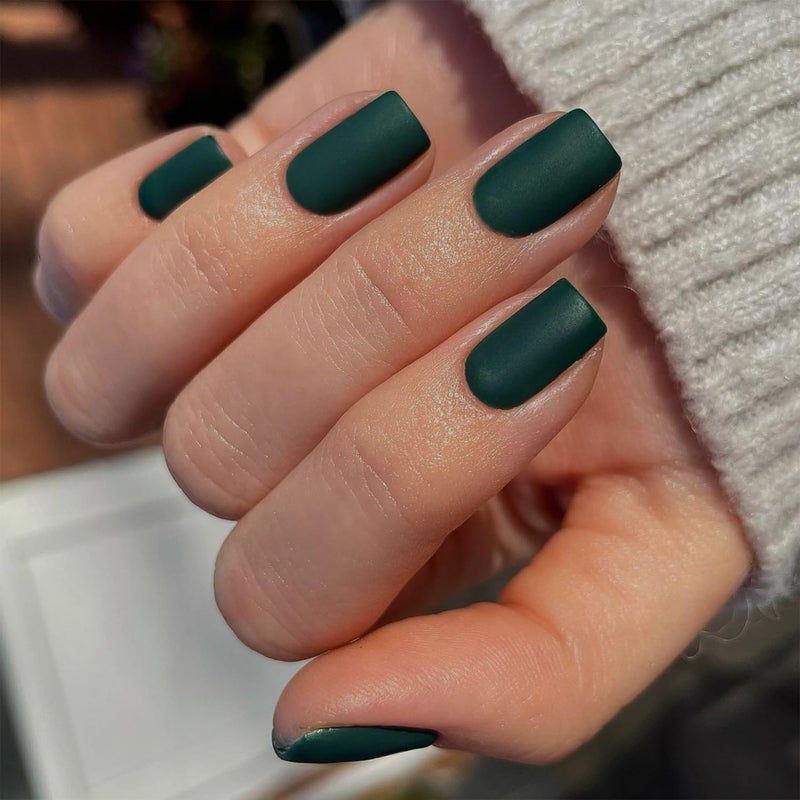 XCREANDO Matte Emerald Green Press on Nails Short Square Fake Nails Short Square Nails Press ons, Soft Gel Acrylic Glue on Nails Stick on for Women Thick Solid Color 24pcs - Image 2