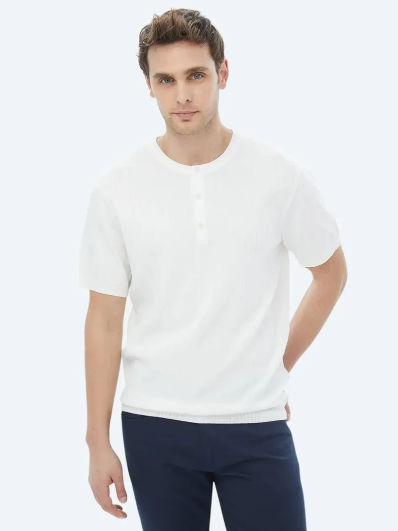 كيب ملابس تريكو بلون بيج فاتح