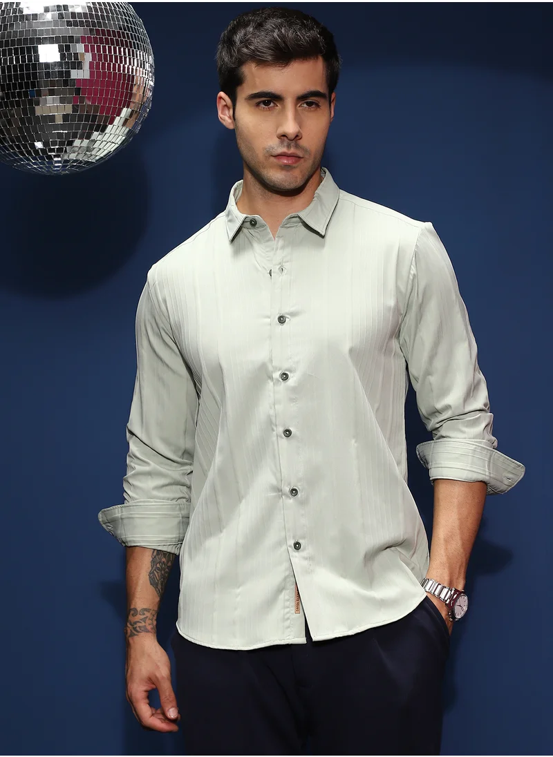 كامبوس سوترا Men's Cloud Grey Unbalanced-Ridge Relaxed Shirt For Casual Wear | Spread Collar | Long Cuffed Sleeves | Button Closure | Shirt Shirt Crafted With Comfort Fit For Everyday Wear