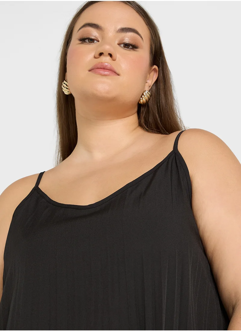 ايلا بلس Strappy Pleated Dress