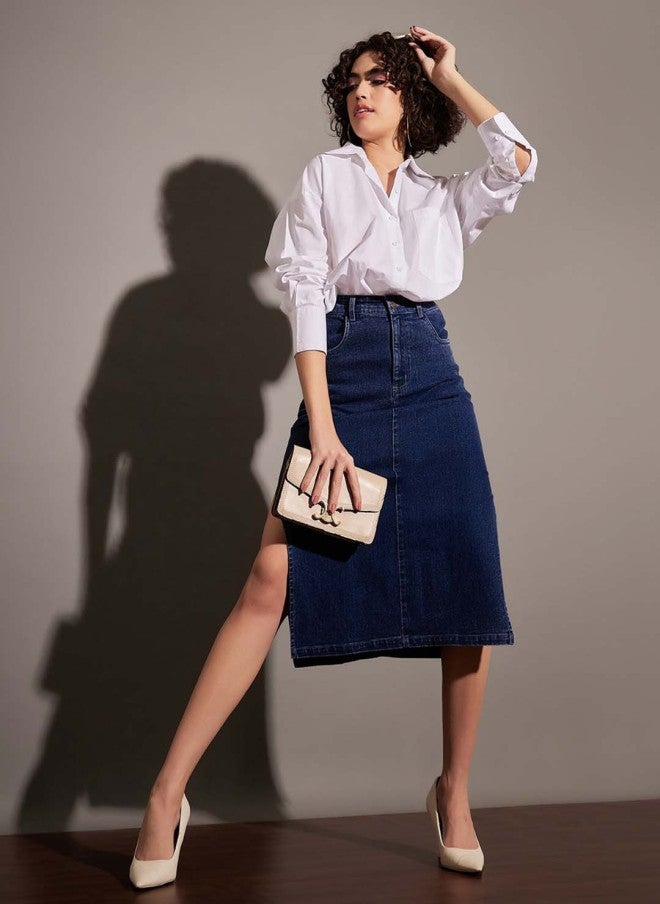 ساسافراس تنورة ميدي قلم رصاص بفتحة جانبية من قماش الدنيم باللون الأزرق الداكن للنساء - Image 5