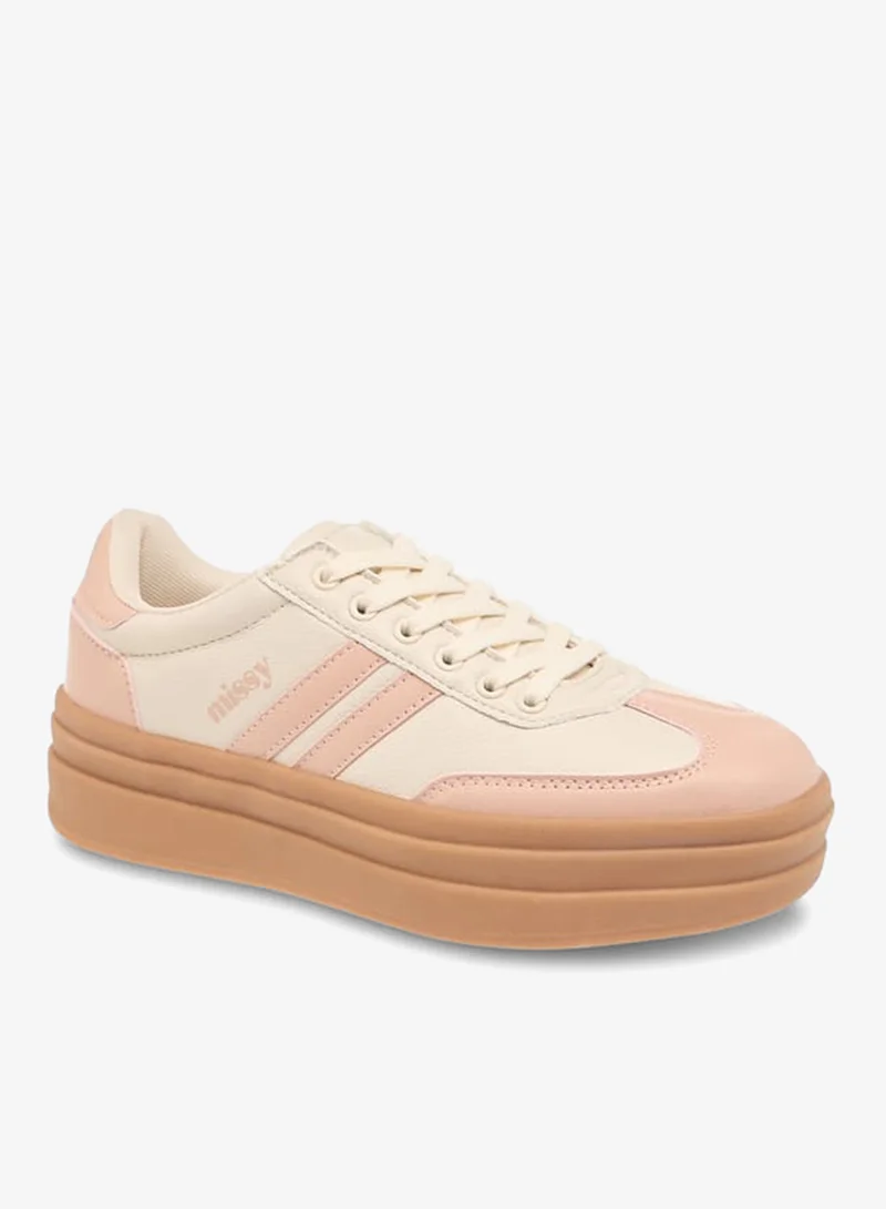 ميسي سنيكرز نسائي بتفاصيل شعار ميلي ورباط إغلاق