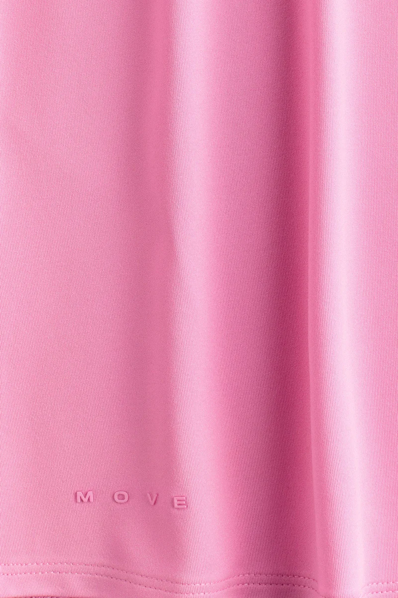 اتش اند ام بلوزة رياضية من نسيج دراي موف