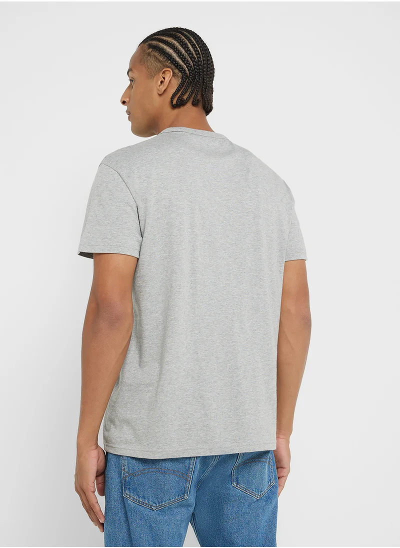 TOMMY JEANS Logo Crew Neck T-Shirt