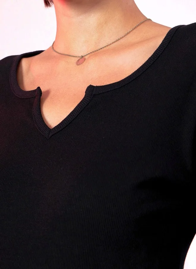 ساسافراس تي شيرت نسائي ضيق مخطط باللون الأسود