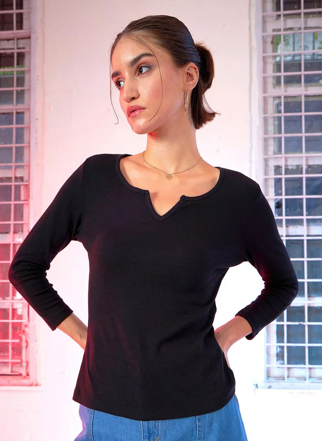 ساسافراس تي شيرت نسائي ضيق مخطط باللون الأسود